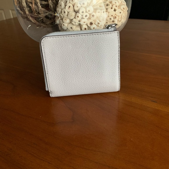 Kate Spade ♠️ Small Gray Zip Bifold Wallet NEW! - Picture 2 of 6